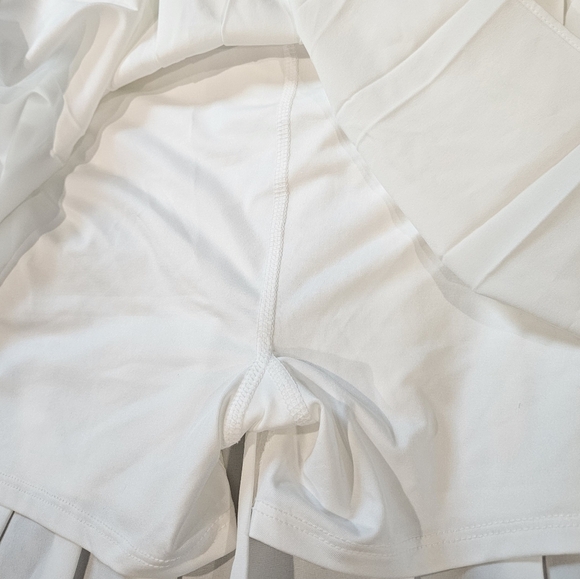 Tommy Bahama Active Pleated White Tennis Golf Skirt Womens NEW - Picture 4 of 6